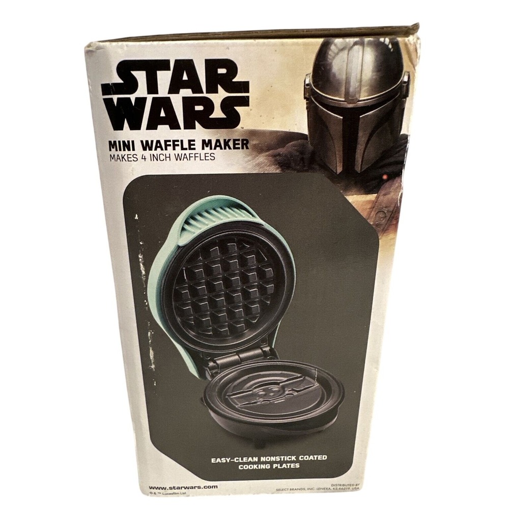 Disney Star Wars Mini Waffle Maker Mandalorian Baby Yoda Child NEW OPEN BOX - Picture 4 of 8